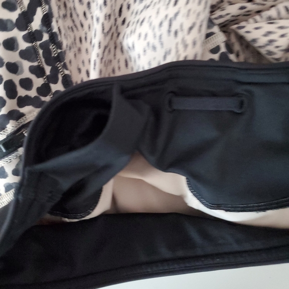 Lululemon Leopard Print Crop Leggings Size 6 - Picture 5 of 7